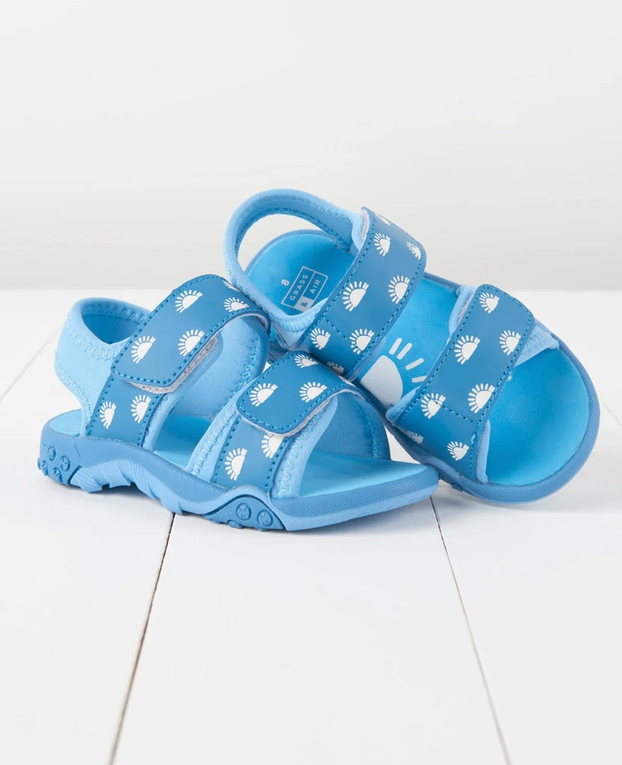 Grass & Air colour changing sandals
