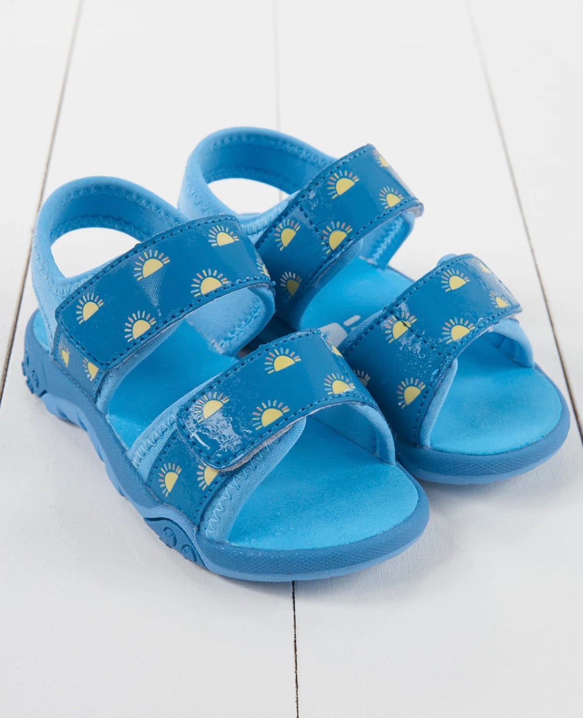 Grass & Air colour changing sandals