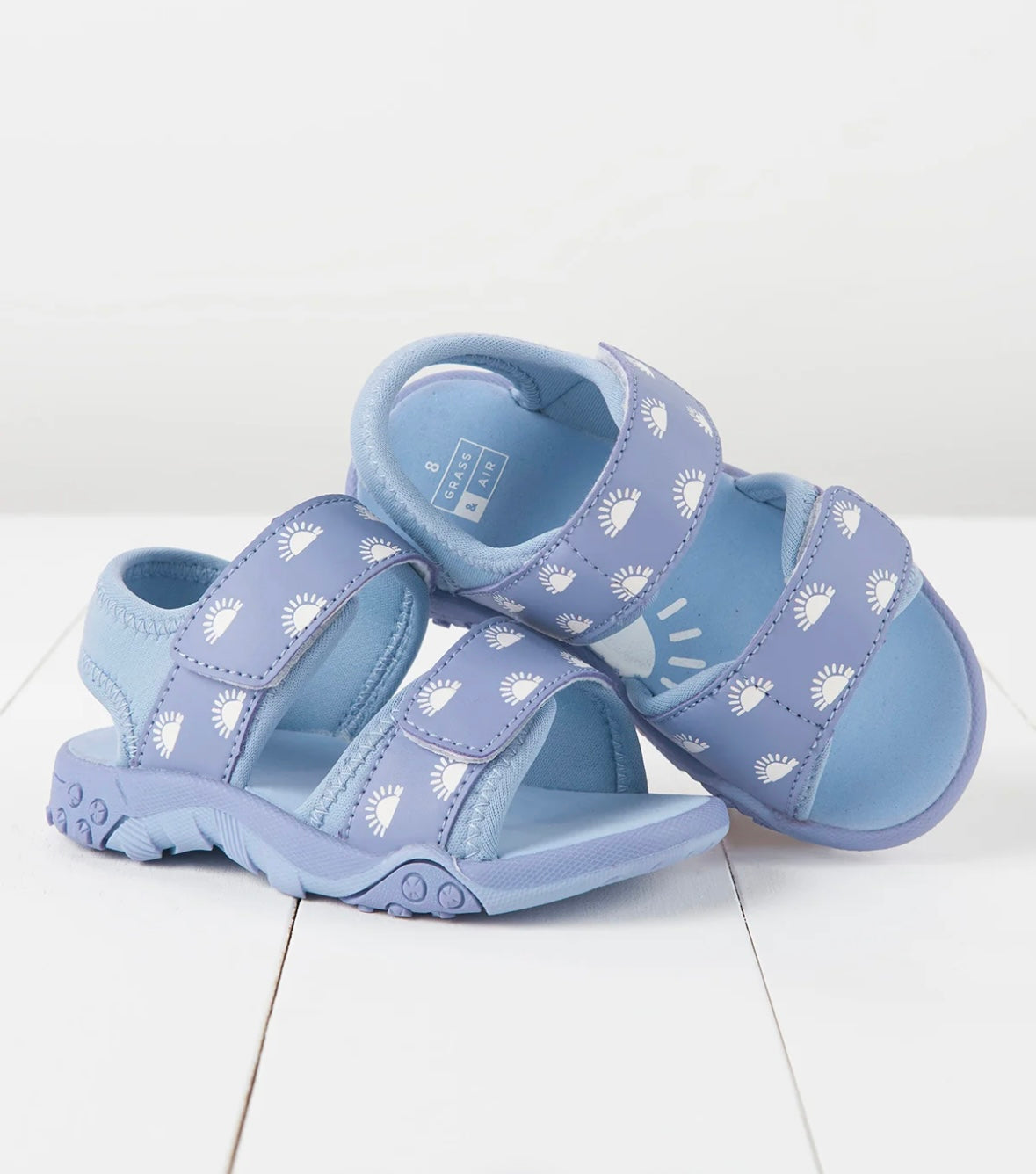 Grass & Air colour changing sandals