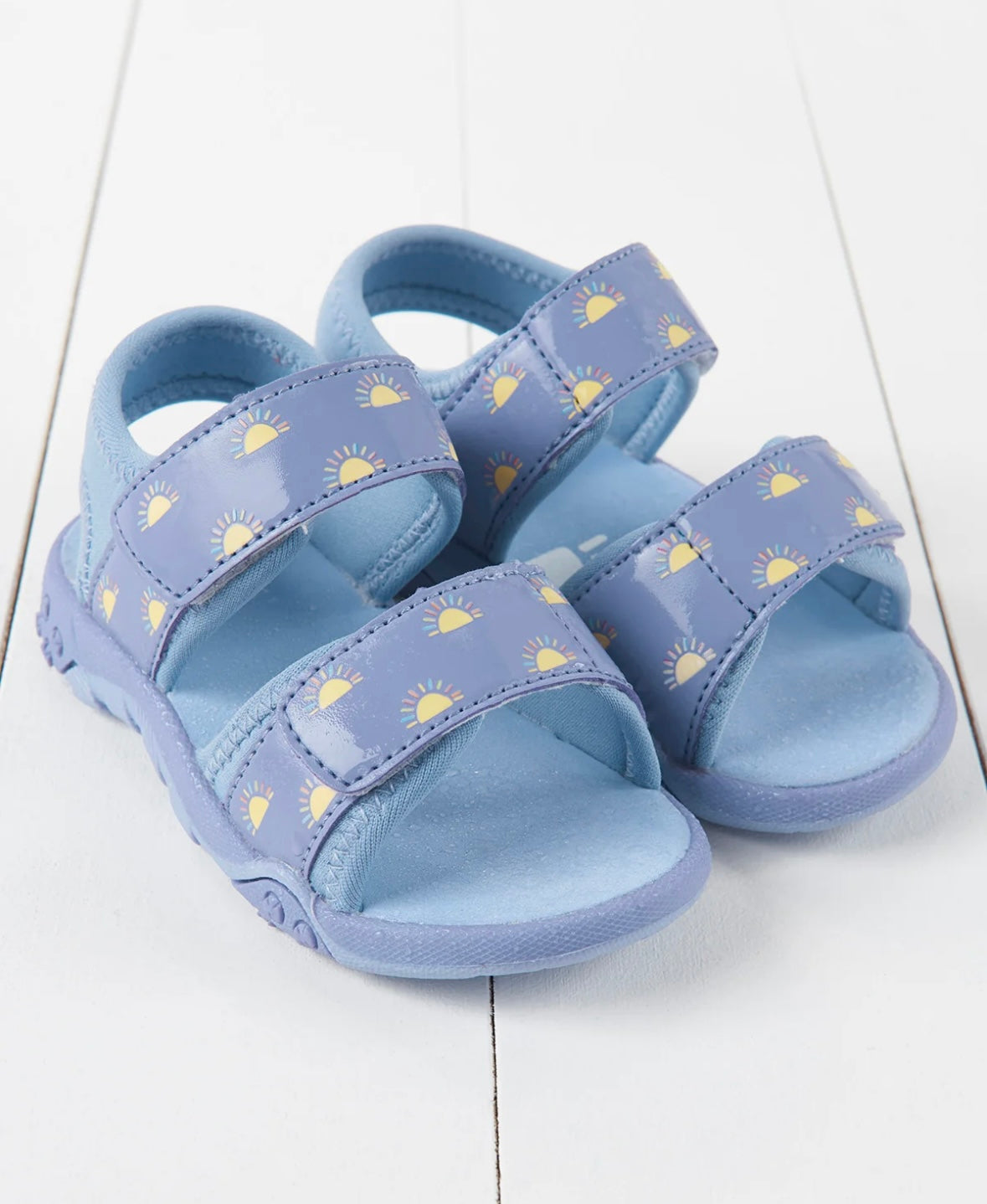 Grass & Air colour changing sandals