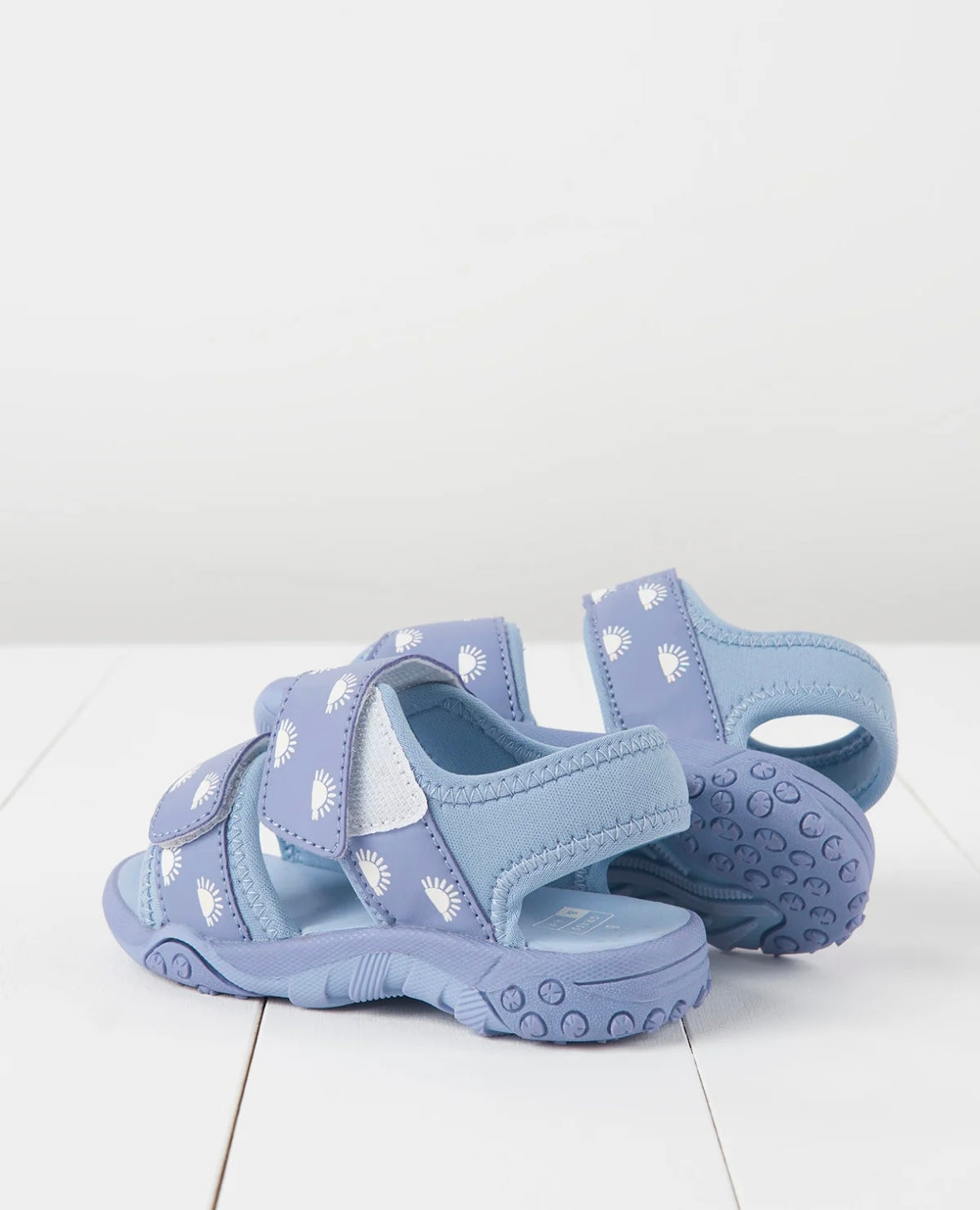 Grass & Air colour changing sandals