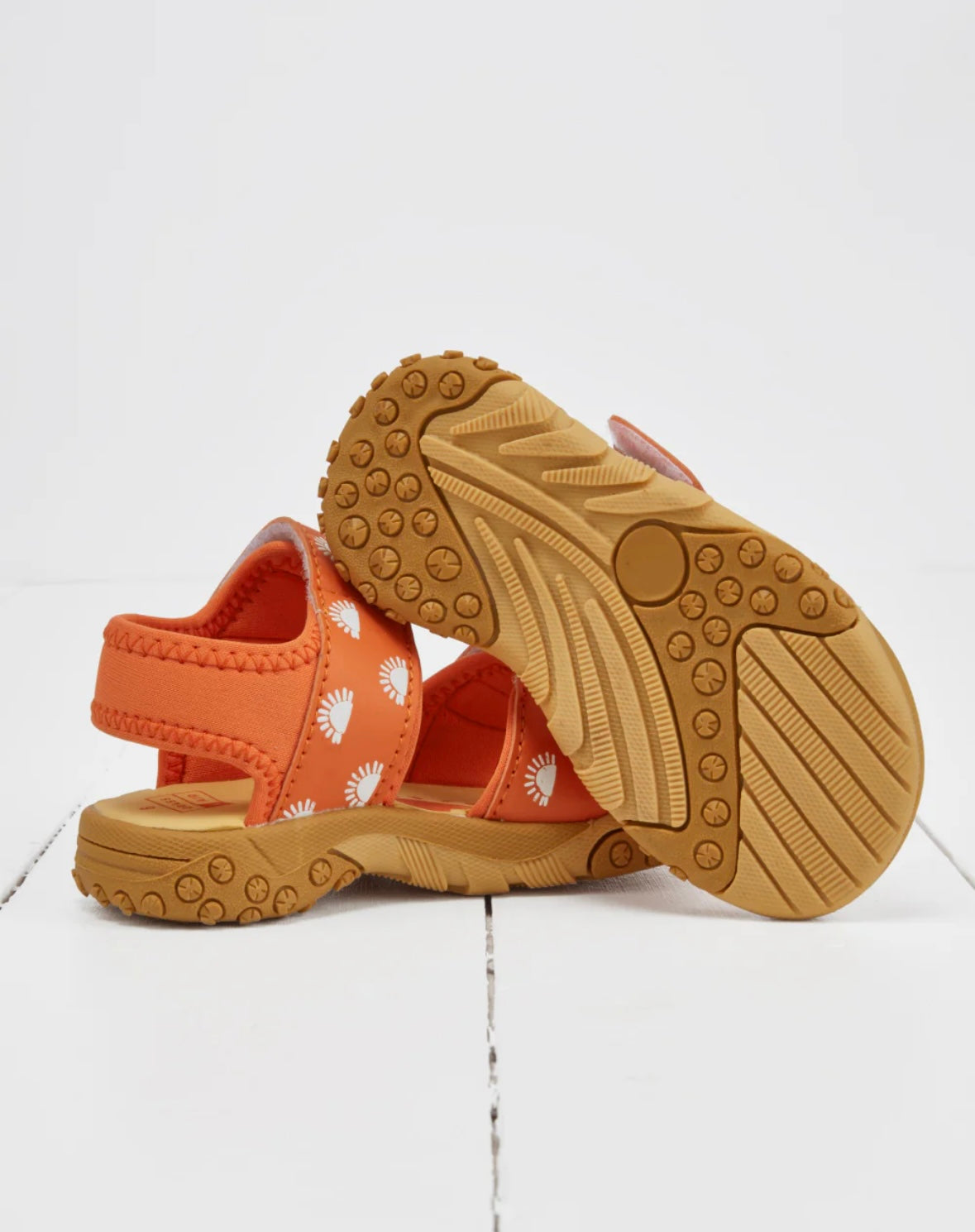 Grass & Air colour changing sandals