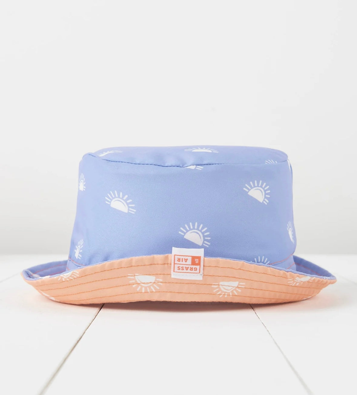 Grass & Air reversible bucket hat