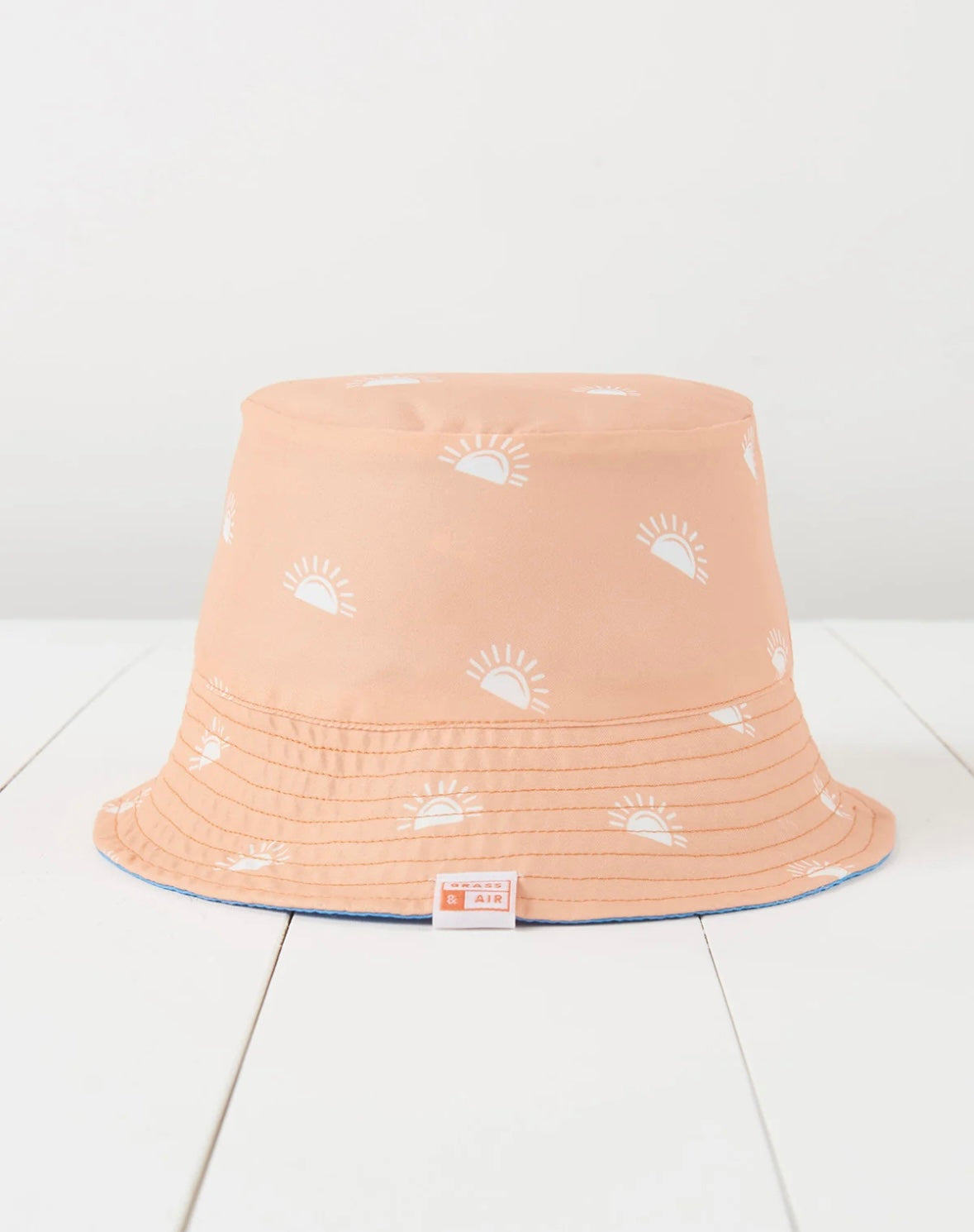 Grass & Air reversible bucket hat