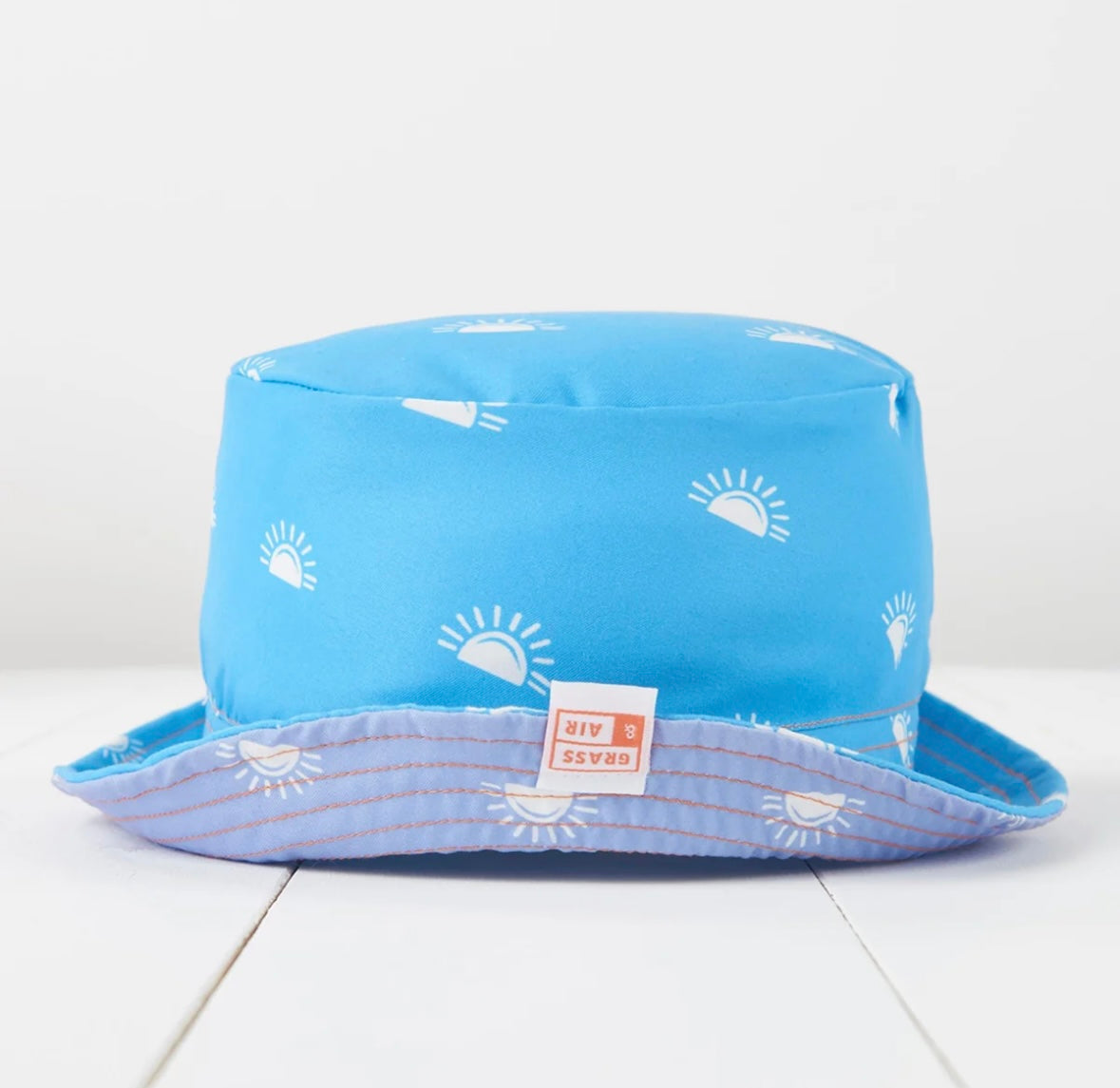Grass & Air reversible bucket hat