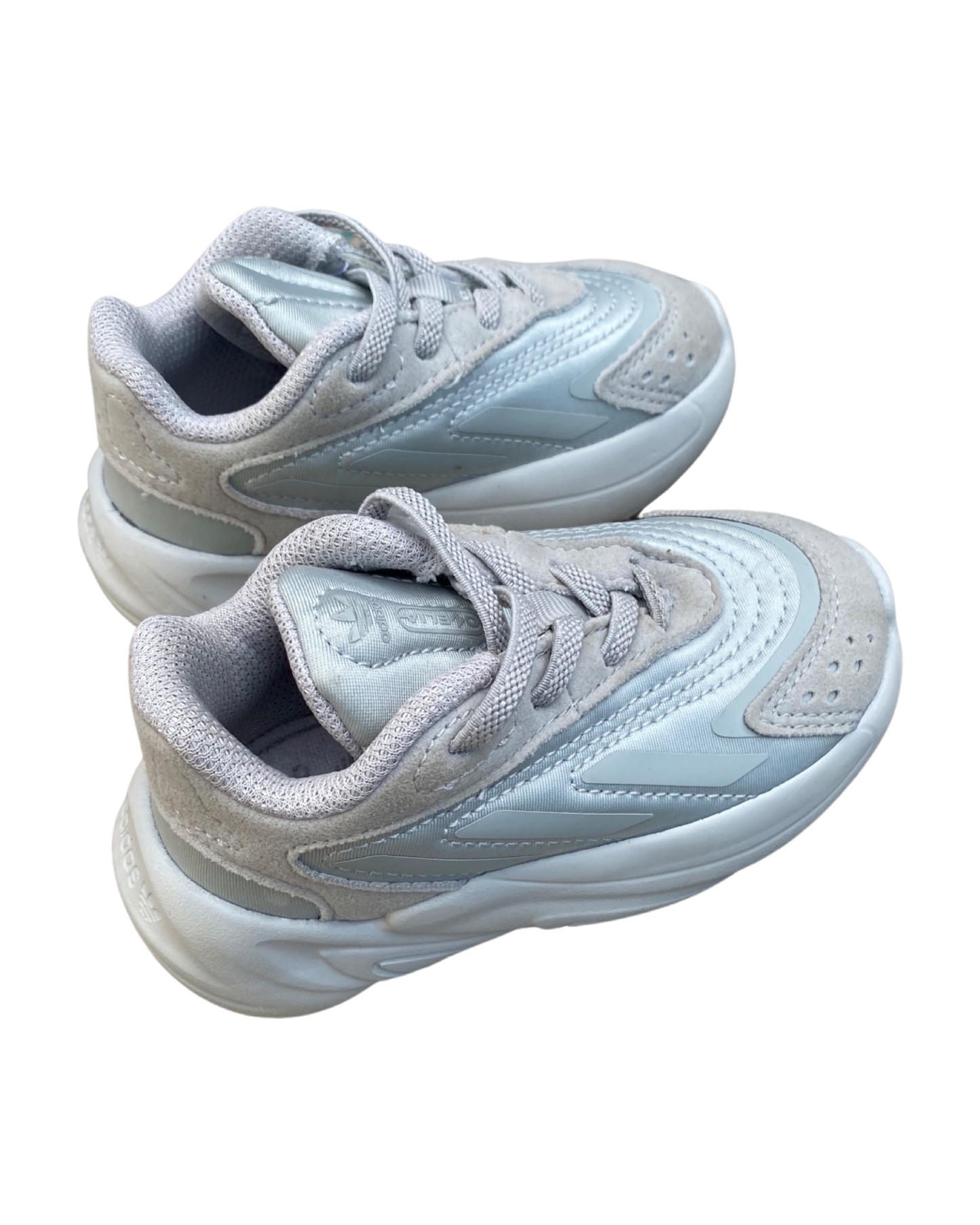 Adidas Ozelia toddler trainers in grey/silver colourway (size UK5/EU21)